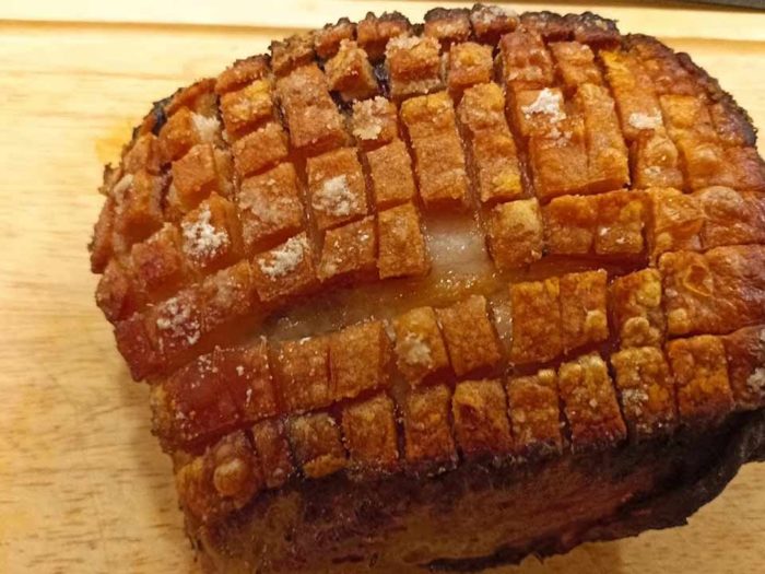 Krustenbraten mit gepoppter Salzkruste