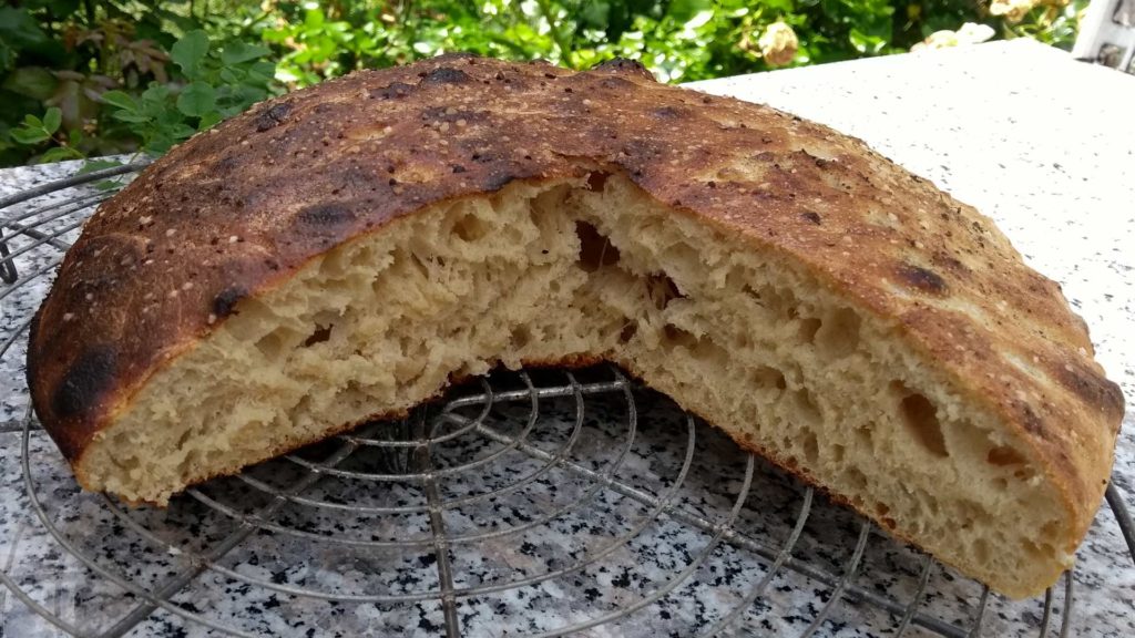 Schnelles Fladenbrot mit Salz und Pfeffer - Holzofenrezepte